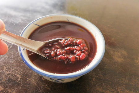 Delicioous 红豆或小豆豆汤, 在马来西亚华人中受欢迎的甜点