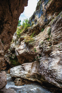 山河在岩石峡谷自然夏天风景