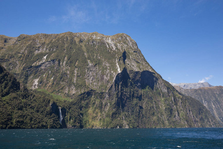 新西兰南岛米尔福德著名瀑布