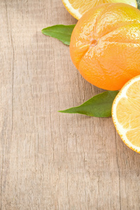 新鲜水果橘子在木板上