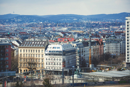 美丽的超级广角鸟瞰维也纳, 奥地利, 与老镇历史中心和风景在城市之外, 从摩天轮射击普拉特标准