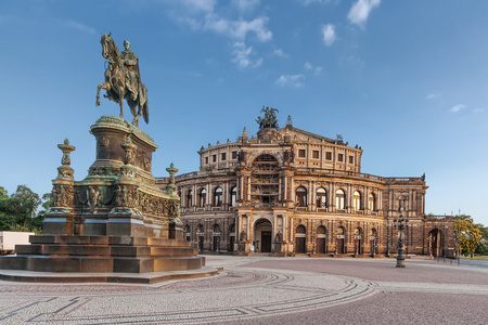 在德累斯顿 semperoper