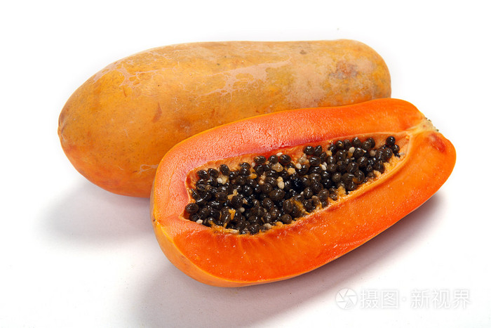 切开的木瓜显示内种子