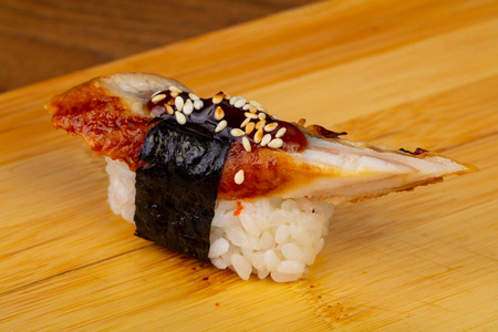 芝麻美味鳗鱼寿司