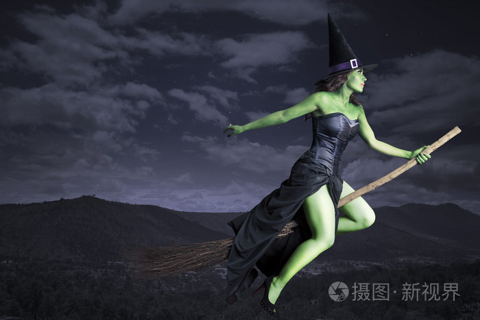 万圣节女巫扫帚飞行