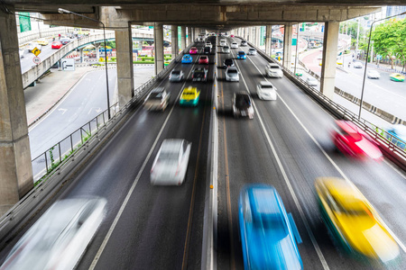 汽车在城市道路上的运动模糊