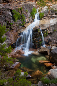 在 geres 国家公园，葡萄牙的美丽瀑布