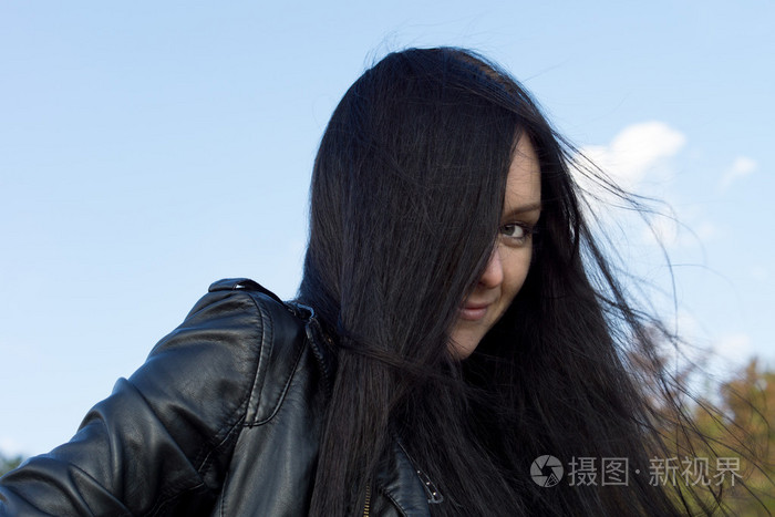 黑发长头发的女人