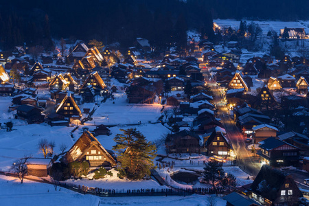 日本中部白川乡村建筑夜景景观