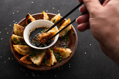油炸中国饺子叫饺子, 种类亚洲食物