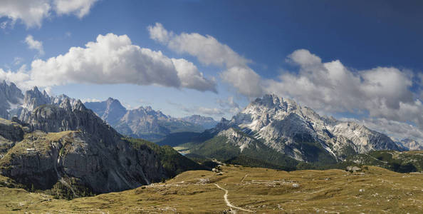 多洛米蒂山景观