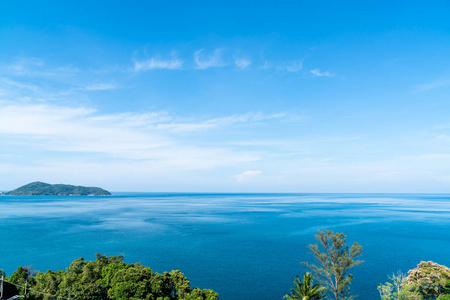 鸟瞰与美丽的热带海和海滩风景为旅行假日假期概念