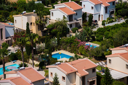 皮 皮苏里湾，塞浦路斯2017 年 6 月 14 日 苏里湾度假村是与私人公寓的地中海海岸的小村庄解决