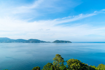 鸟瞰与美丽的热带海和海滩风景为旅行假日假期概念