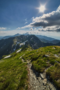 夏季高石山景观