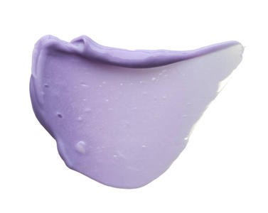 紫色化妆涂片的唇光泽隔离在白色背景。白色背景下的紫色奶油纹理