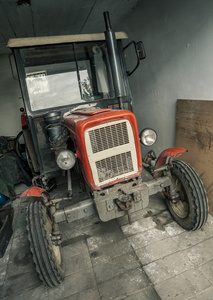 旧拖拉机