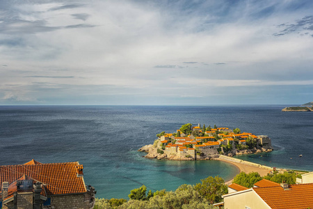 圣斯特凡是一个小岛和 5 星级宾馆度假胜地在亚得里亚海沿岸的黑山不远布德瓦