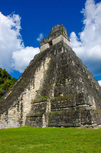 蒂卡尔玛雅遗址在危地马拉雨林