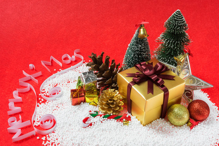 迷你圣诞树, 圣诞礼品盒, 圣诞球, 松木锥, 圣诞装饰钟