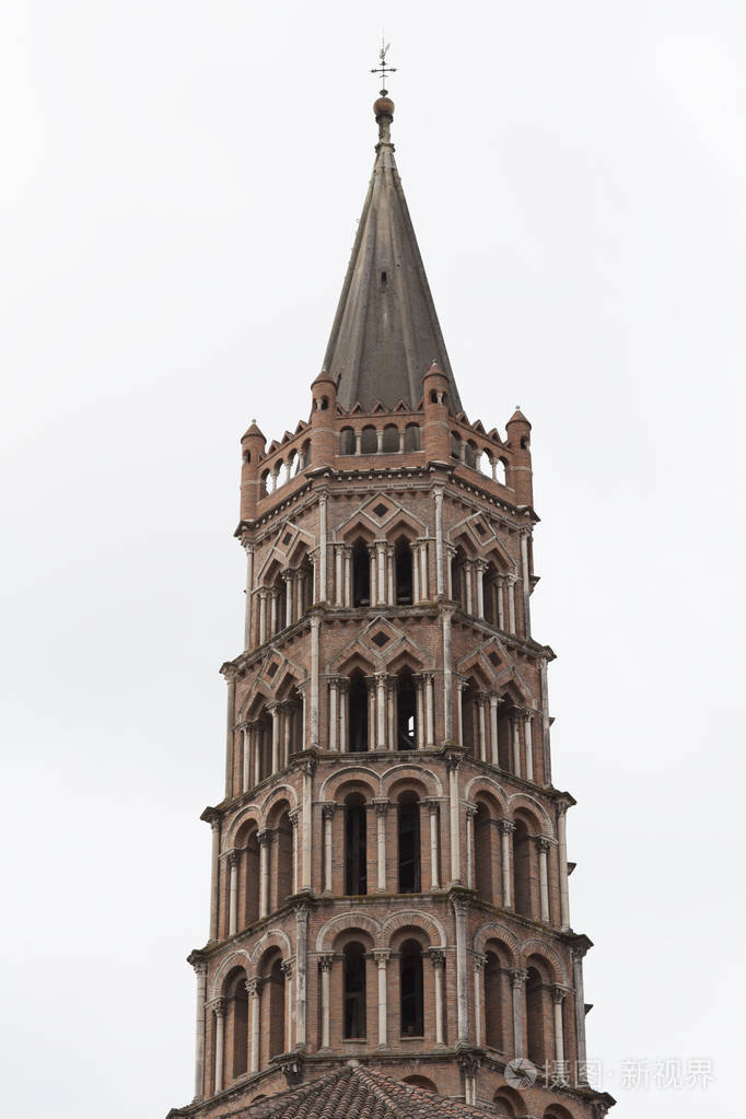 圣 Sernin 塔教堂