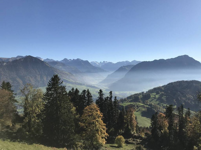 山全景在夏天在 buergenstock 卢塞恩瑞士旅游业远足目的地