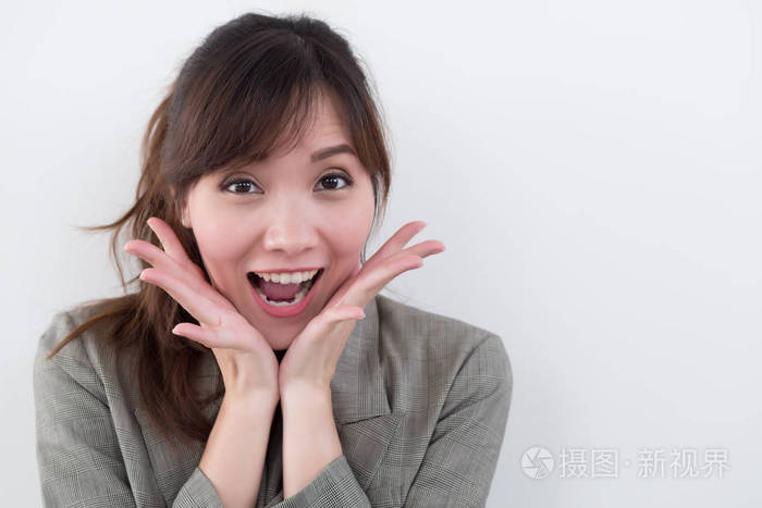 惊讶兴奋的亚洲女人的肖像, 哦, 呃, 哇, 喔, 有趣的表情;亚洲成年