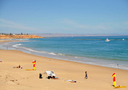 Willunga 港, 阿德莱德, 南澳大利亚海滩逃生, 海岸观到蔚蓝的大海和清澈的蓝天和沙子