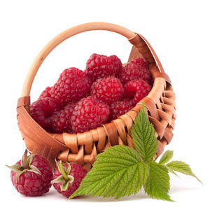 购物篮中的成熟莓