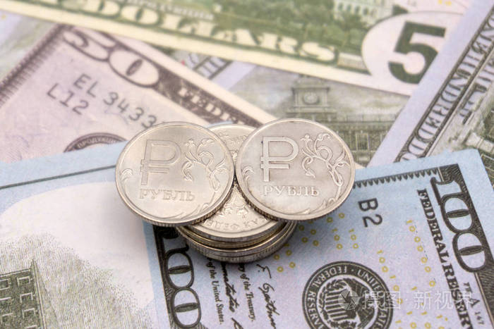 卢布兑美元贬值