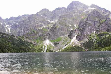 在波兰 tatra 山区山湖 morskie 开元