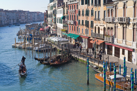 在威尼斯，意大利著名大运河