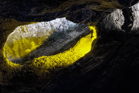 内侧火山洞穴绿色图片