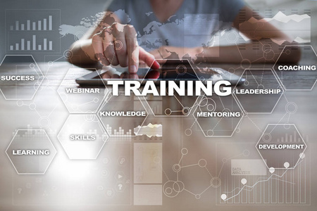 培训和发展的专业成长。互联网和教育概念