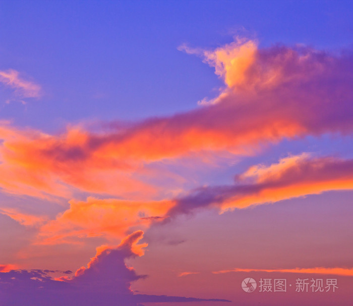 晚霞的天空和云自然背景
