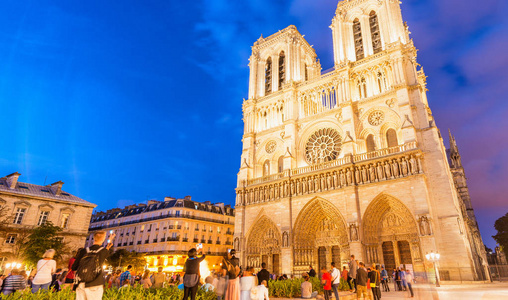 圣母大教堂, 巴黎法国的惊人的夜晚颜色