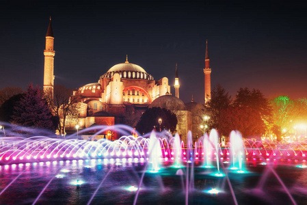 照亮苏丹艾哈迈德清真寺日出前, 伊斯坦布尔, 土耳其