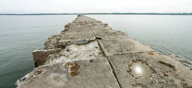 老码头在波罗的海附近在拉脱维亚利耶帕亚