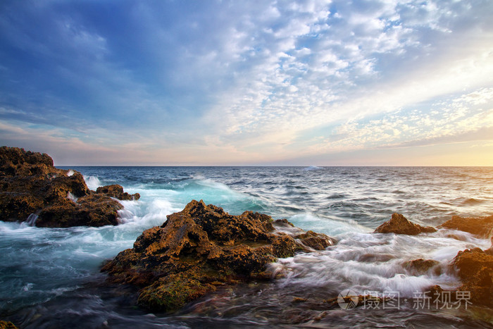 美丽的海景组成的性质