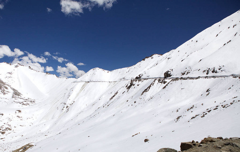 Khardung 通，拉达克，印度之路