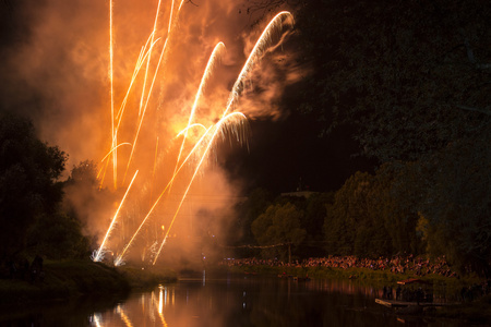 在 valmiera 中庆祝致敬