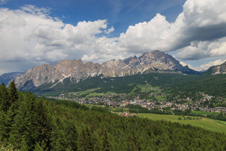 Cristallo 山前 Italien 镇肾上腺皮质激素科尔蒂纳丹佩佐全景