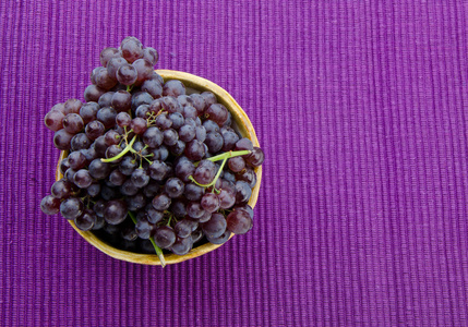 葡萄。在背景上葡萄