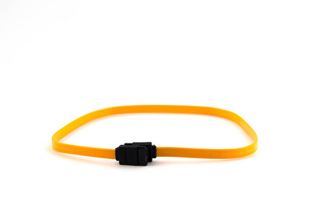 电子设备的连接电缆呈黄色, 带环