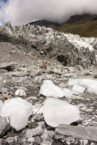 冰雪碎片从狐狸冰川坠落, 新西兰, 南岛
