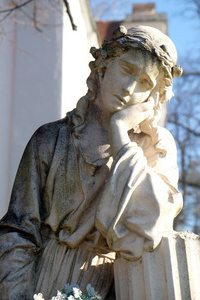 天使雕像在圣母玛利亚的探望教会在锡萨克, 克罗地亚