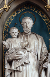 圣约瑟夫祭坛在萨格勒布大教堂致力于玛丽的假设