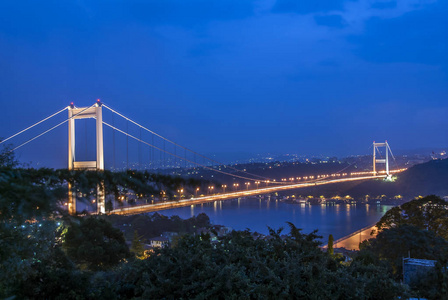 伊斯坦布尔, 土耳其, 2006年10月08日 博斯普鲁斯海峡大桥夜景