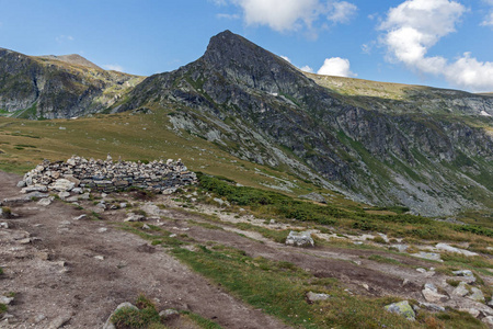 保加利亚七 Rila 湖附近 Rila Mountan 的夏季景观