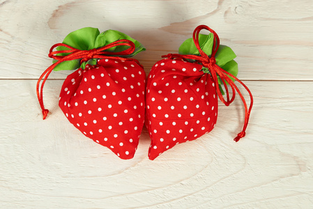 假的红草莓